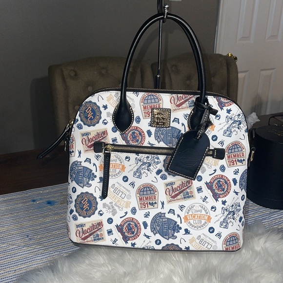 Disney Vacation Club Mickey Dooney & Bourke Satchel Crossbody Purse EUC - Picture 3 of 13